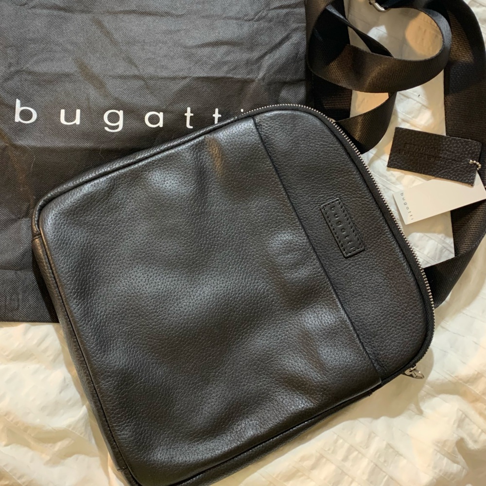 Bugatti Black Luxury Leather Crossbody Bag